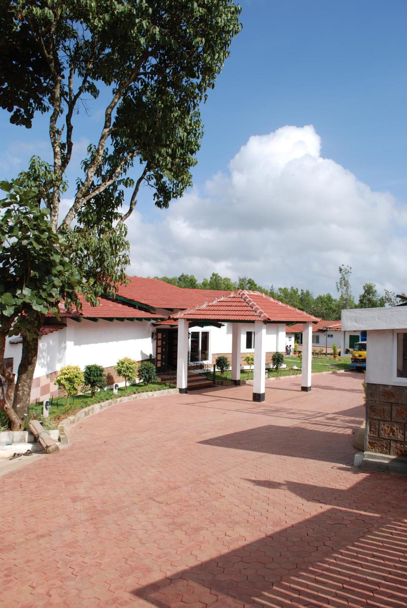 Eka Resort Hassan Exterior foto